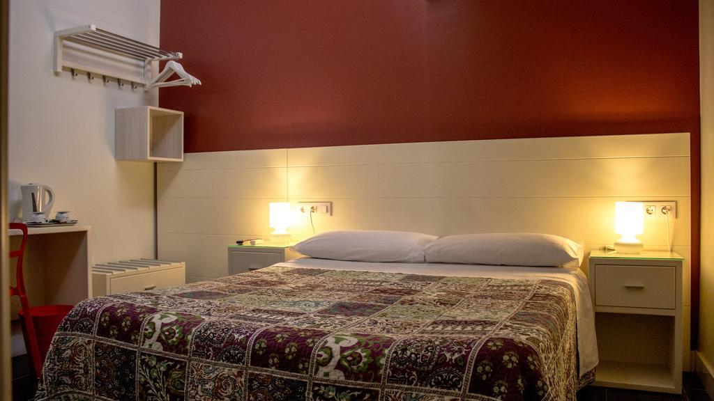 Hostal San Vicente II Севілья Екстер'єр фото