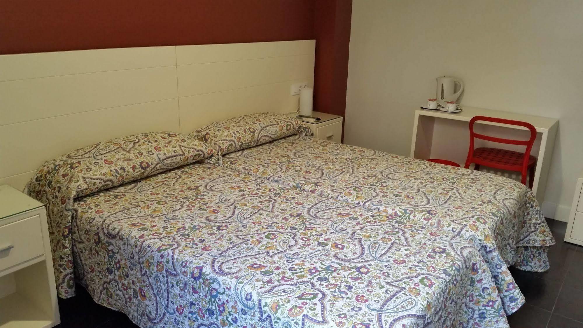 Hostal San Vicente II Севілья Екстер'єр фото