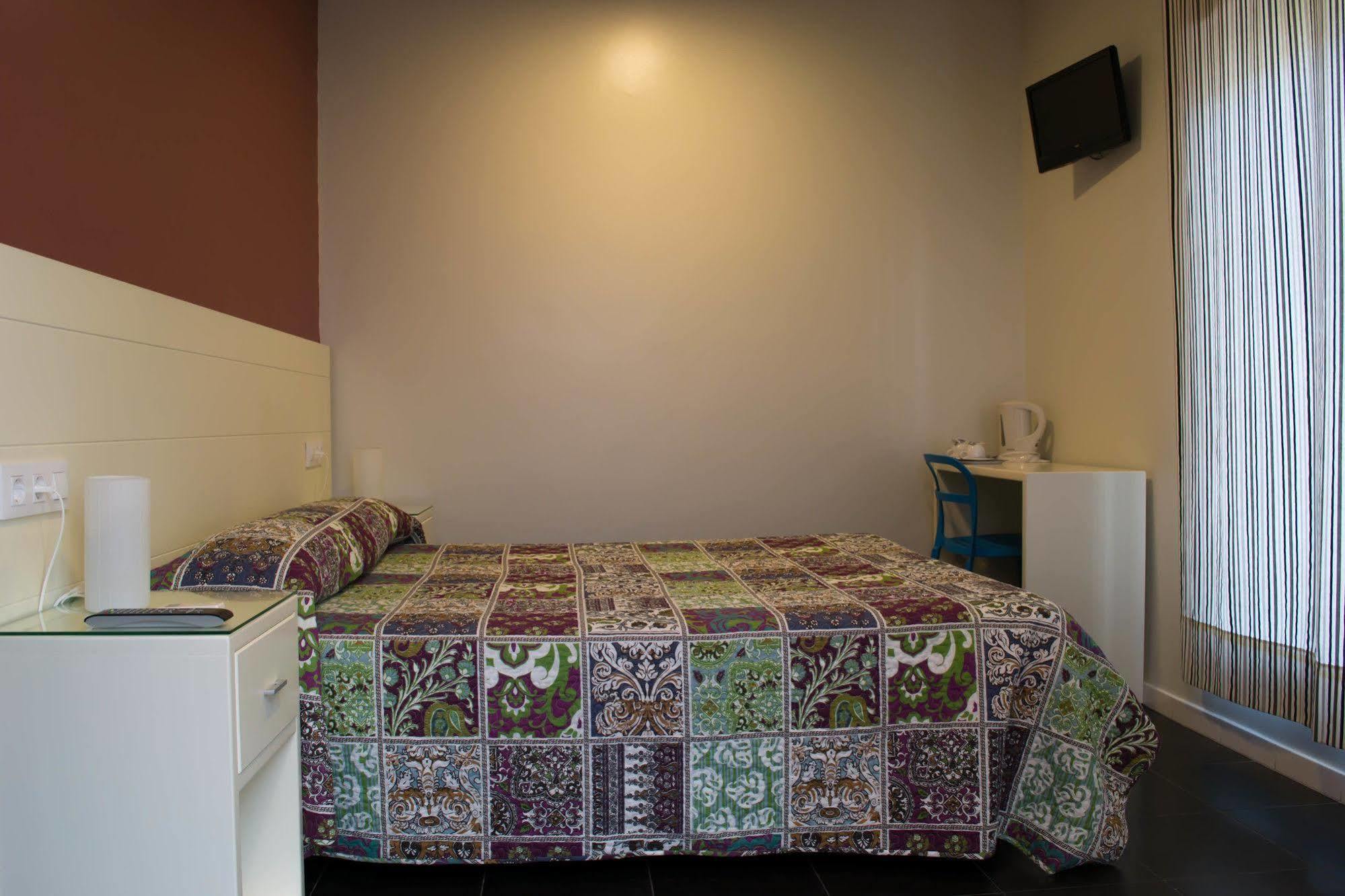 Hostal San Vicente II Севілья Екстер'єр фото
