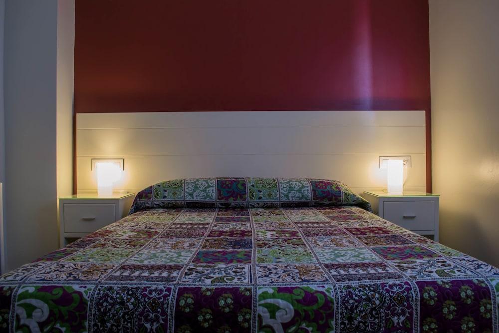 Hostal San Vicente II Севілья Екстер'єр фото